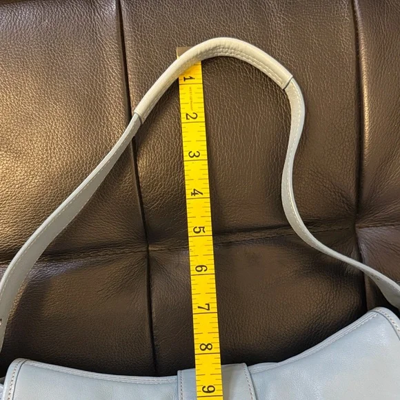 Coach Baby Blue Leather Shoulder Bag - Picture 14 of 16